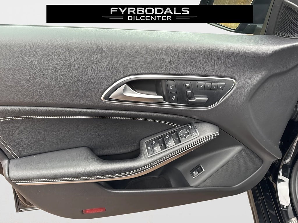 Mercedes-Benz CLA220 220 CDI 170hk Automat Urban Line Kamera 1224kr/månaden 2015, bild 31
