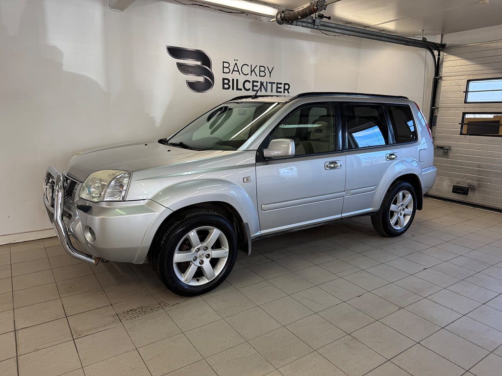 Nissan X-Trail 2.5 4x4 Euro 4/Nybesiktad/Dragkrok/M-värmare /Taklucka 