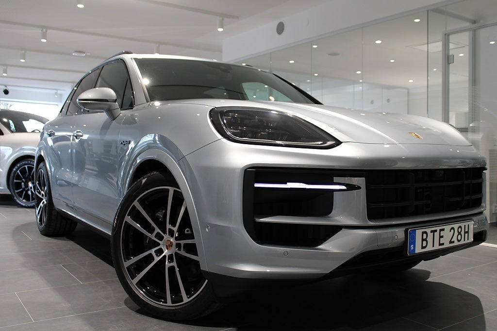 Porsche Cayenne E-HYBRID BLACK EDITION