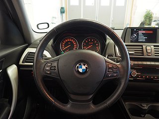 Halvkombi BMW 118 15 av 21