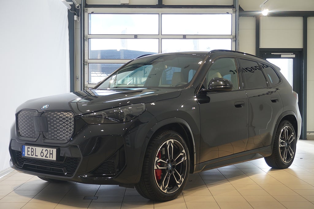 BMW iX1 xDrive30 M Sport Pro DA Keyless Adaptiv-Led Drag | Ränta 3,99%
