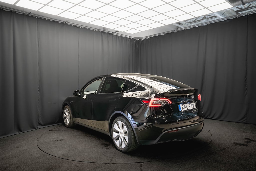 Tesla Model Y Standard Range DRAG PANO MOMS 1 ÄGARE LÄDER