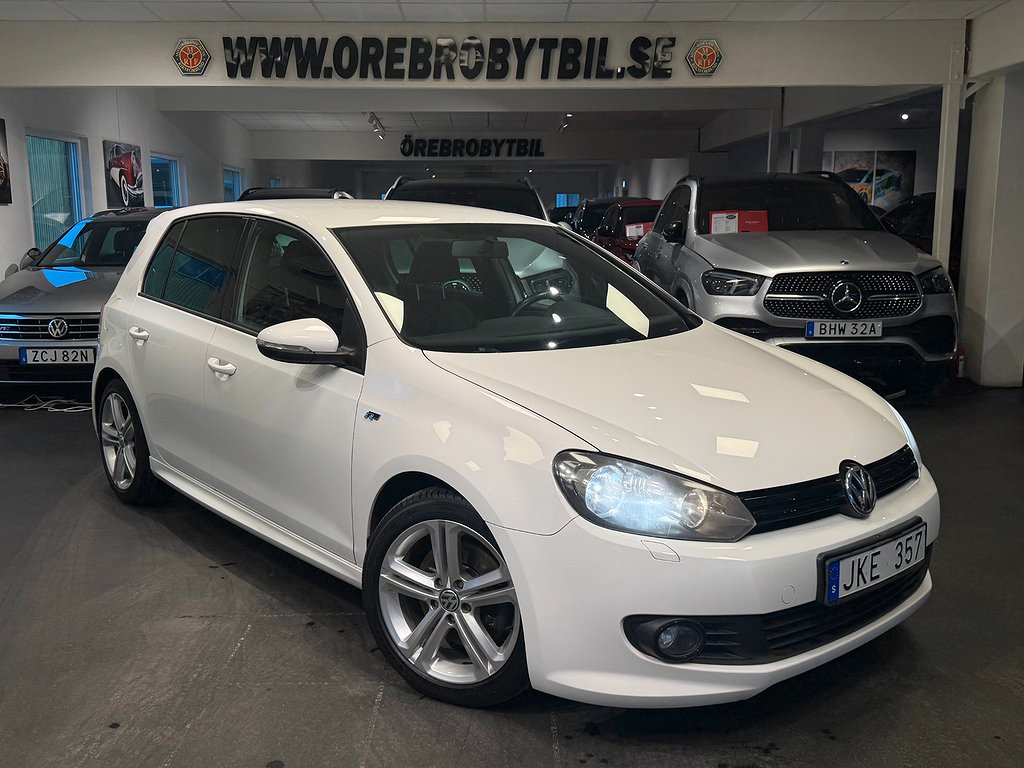 Volkswagen Golf 5-dörrar 1.4 TSI R-Line B-kamera Drag Ny servad