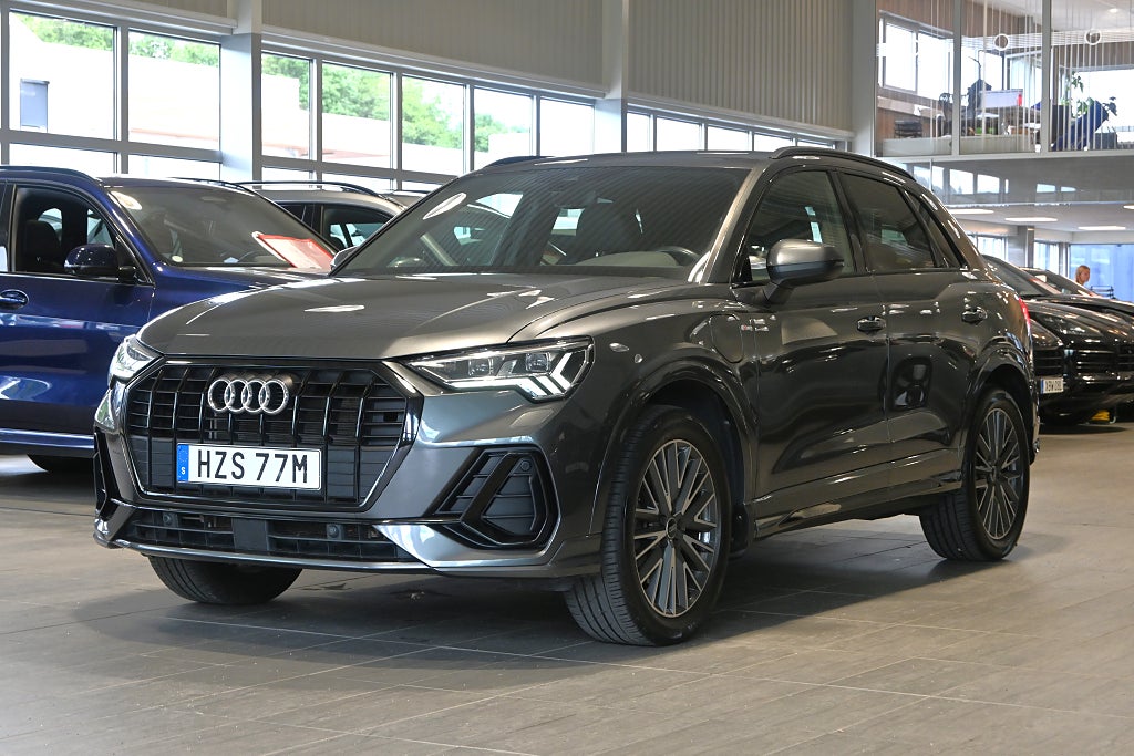 Audi Q3 45 TFSI e S Tronic S Line MATRIX Drag Cockpit