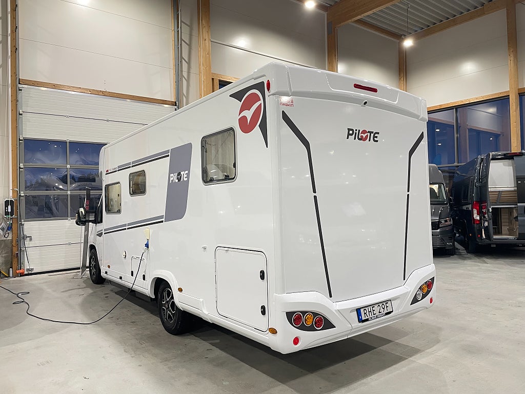 Pilote P 740 GJ / Solcell / B-körkort / Automat /  - Pilote