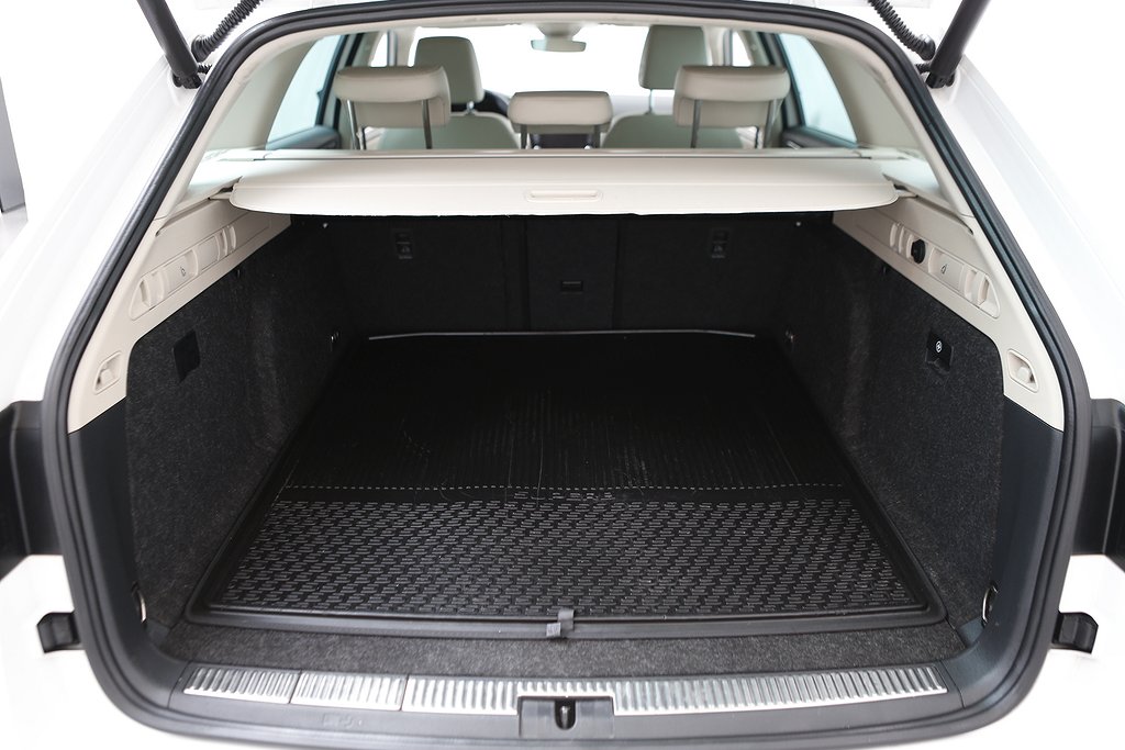 Skoda Superb iV Kombi Plug-in Hybrid Business Edition L&K 2021