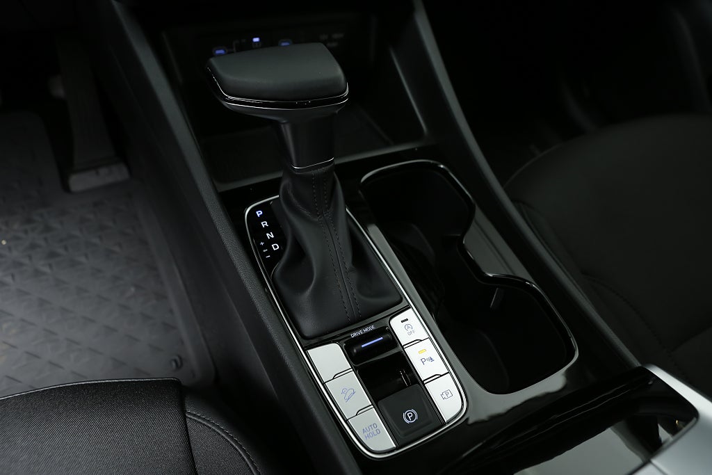 Hyundai Tucson 1.6T MHEV Essential Automat - Vinterhjul & service ingår 2025