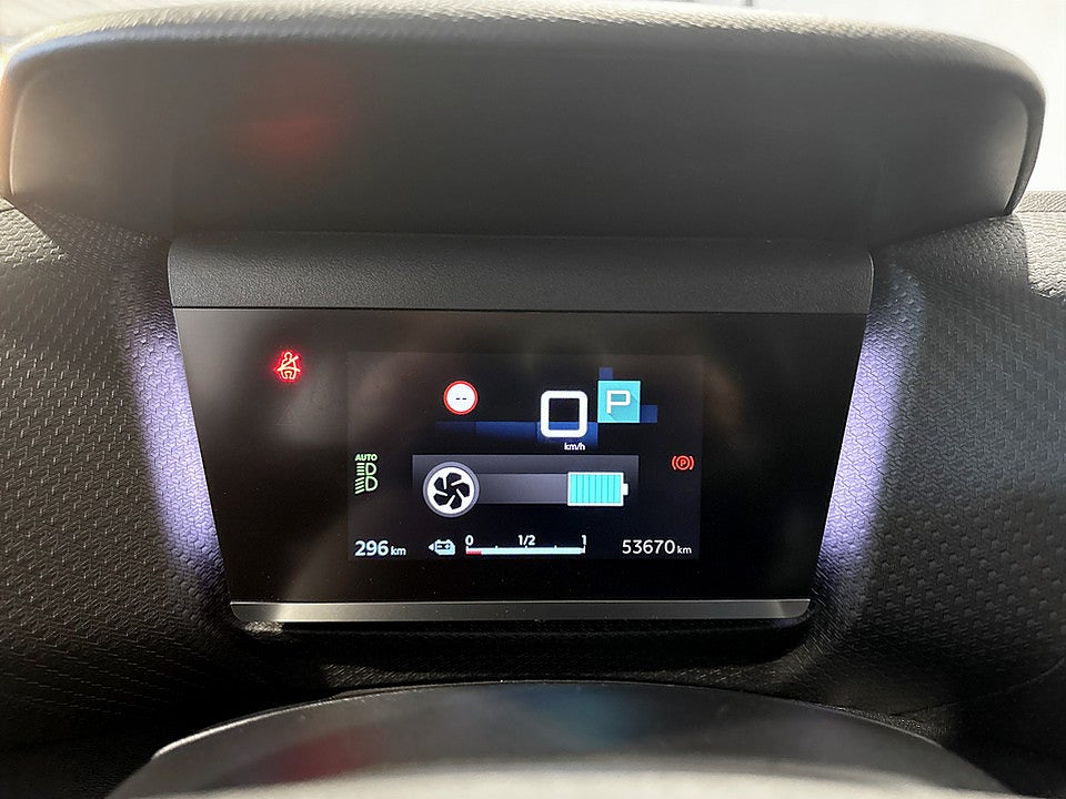 Bild på Citroen E-C4 Shine 50kWh 136hk Aut B-KAMERA CARPLAY