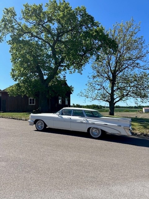 Pontiac Bonneville 1959, bild 2/36