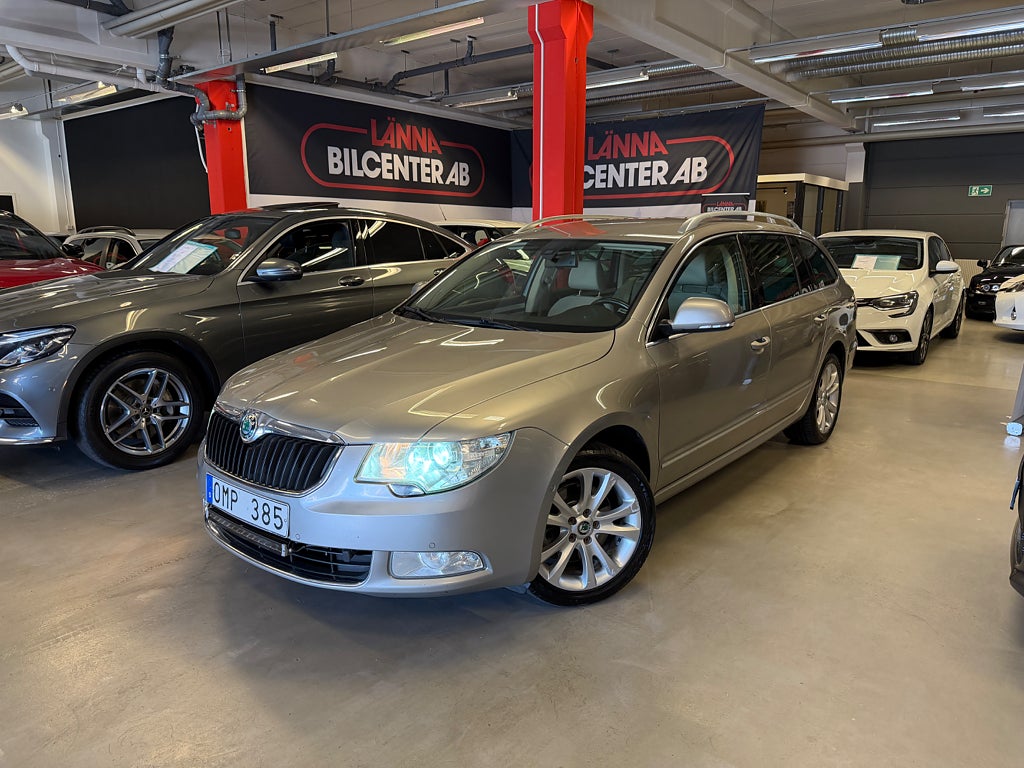 Skoda Superb 2.0 TDI 4x4 Elegance Aut Drag Kamrem bytt M-värmare
