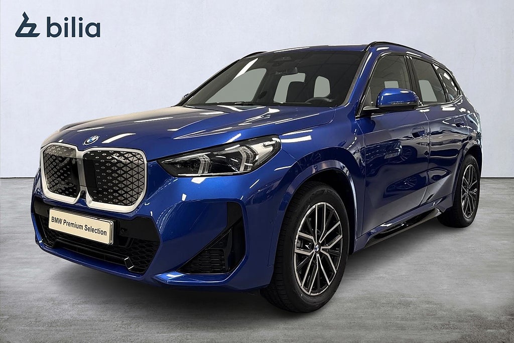 BMW iX1 eDrive 20 M-sport | H&K | Drag | El-stolar | 360