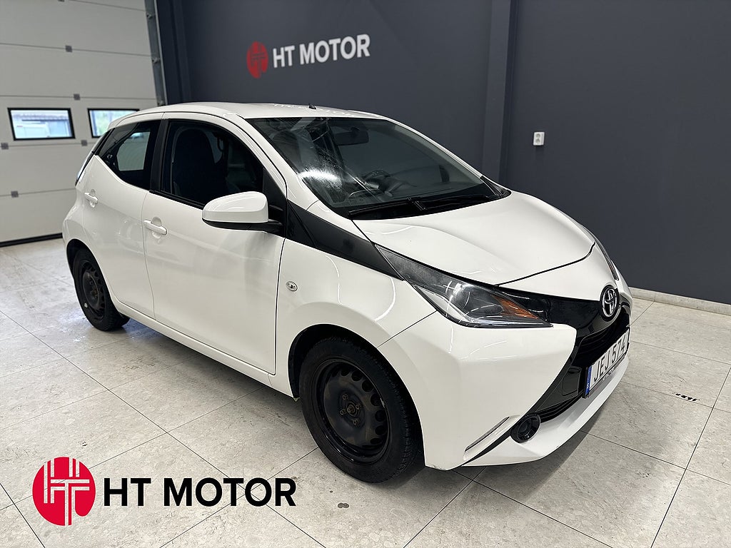Toyota Aygo 5-dörrar 1.0 VVT-i, 69hk, 2015 X-PLAY Touch motorvärm