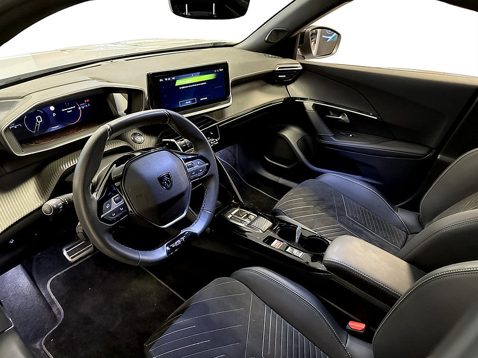 Bild på Peugeot 2008 GT 1.2 PT 130hk Aut B-KAMERA CARPLAY