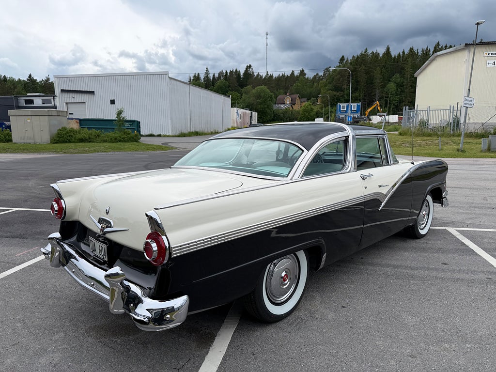 Ford Fairlane Crown Victoria 4.8 V8 Fordomatic