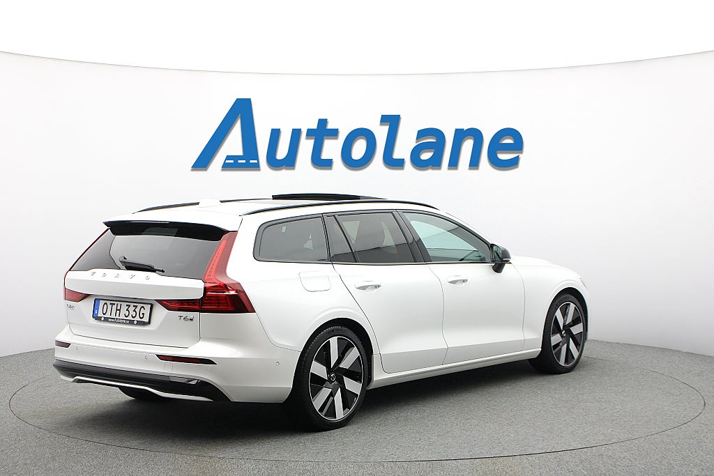 Volvo V60 T6 Plug-In Hybrid AWD Ultra Dark Pano, H/K, HUD, 360°