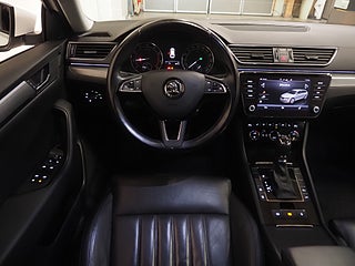 Kombi Skoda Superb 16 av 25