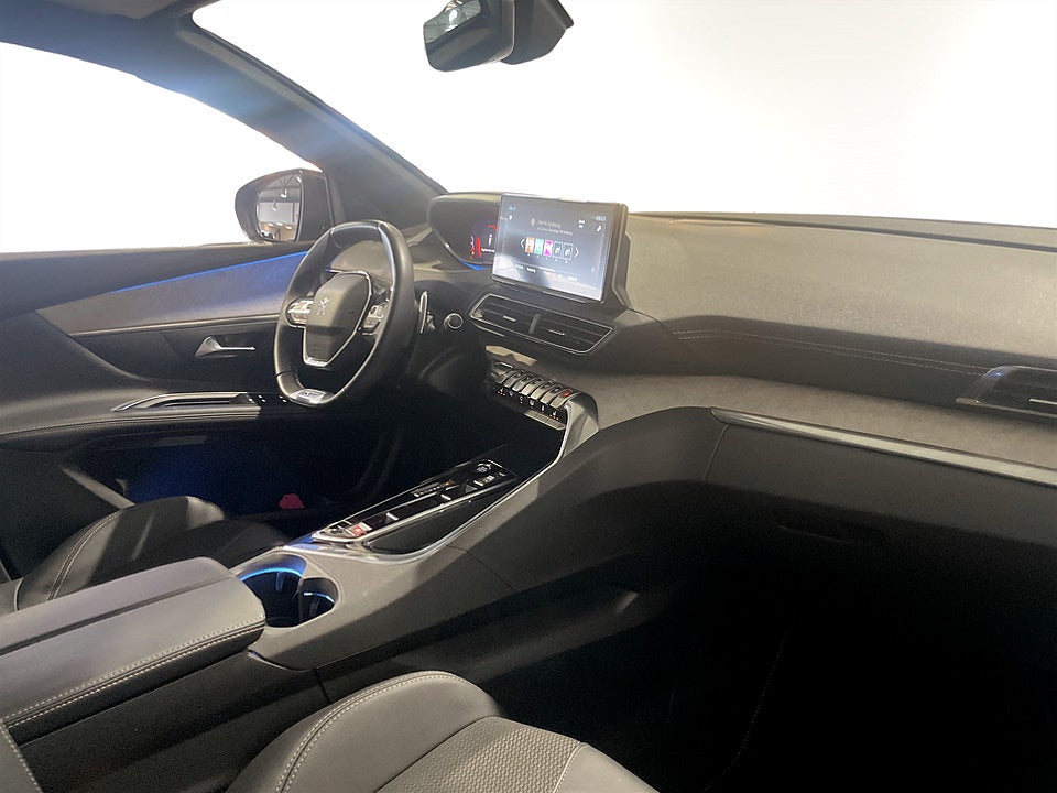 Bild på Peugeot 5008 GT 1.2 PT 130hk Aut 7-SITS B-KAMERA CARPLAY