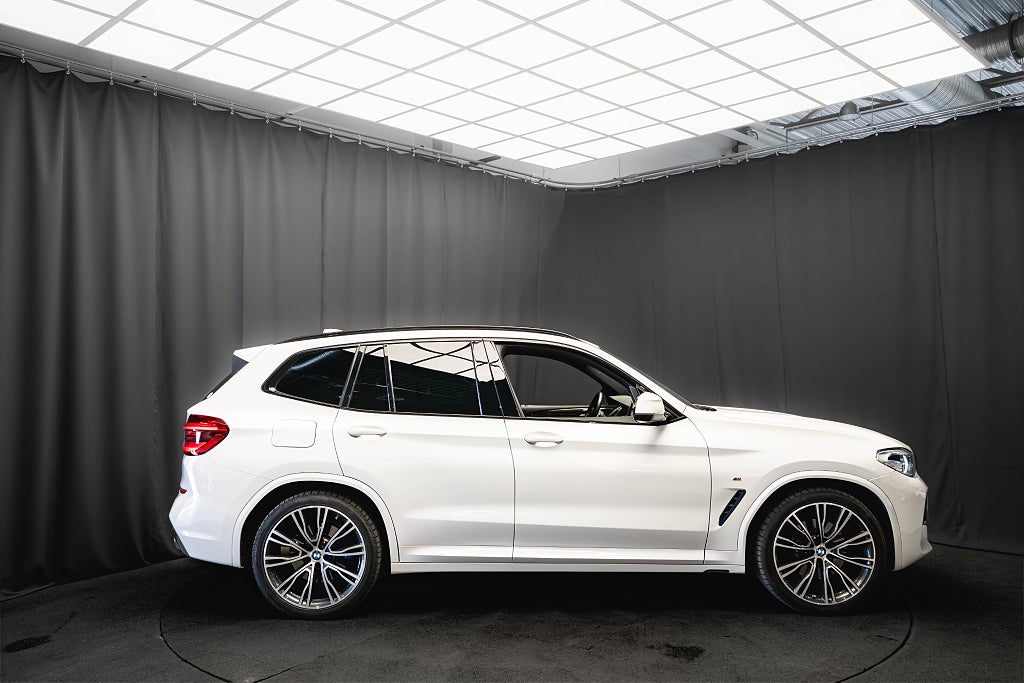 BMW X3 xDrive30i M Sport B-VÄRMARE LÄDER H/K DRAG 20'' 252hk