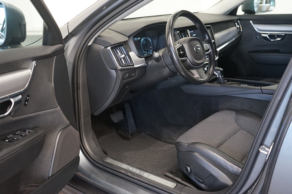 Volvo V90 Cross Country D5 AWD Automat Värmare Dragkrok 235hk
