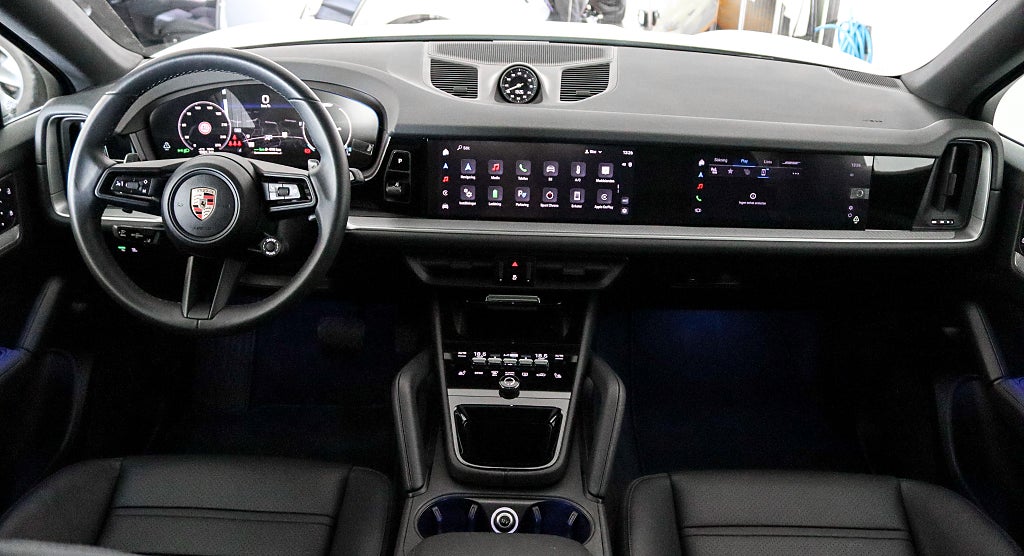 Porsche Cayenne Coupé E-Hybrid SportDesign BOSE Passagerardisplay MOMS