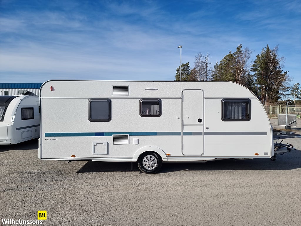 Adria AVIVA 563 PT Barnkammarvagn Pluspaket Golvvärme 7 bäddar