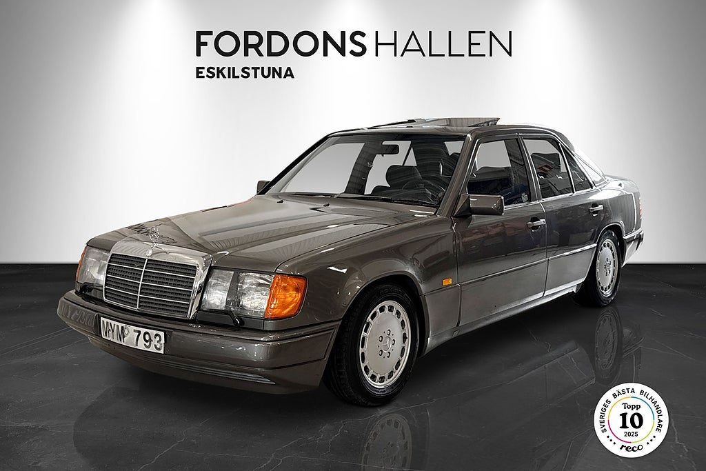 Mercedes-Benz 300 E /Nyrenoverad motor /Taklucka /Automat /Se skick