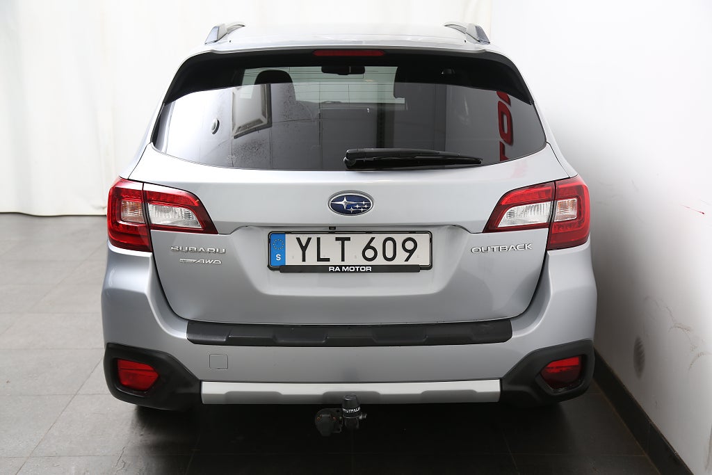 Subaru Outback 2,5i 175hk Summit AWD Taklucka H/K Skinn Motorv Drag 2018