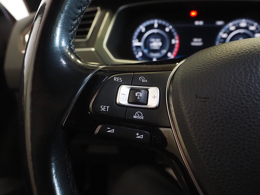 Volkswagen Tiguan TDI 190hk 4M R-Line |D-värm|Drag|Cockpit| 2017