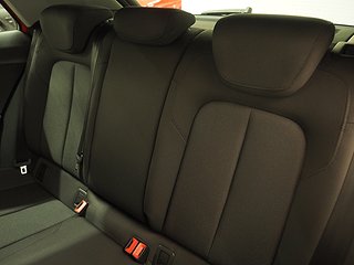 Kombi Audi Q2 12 av 19
