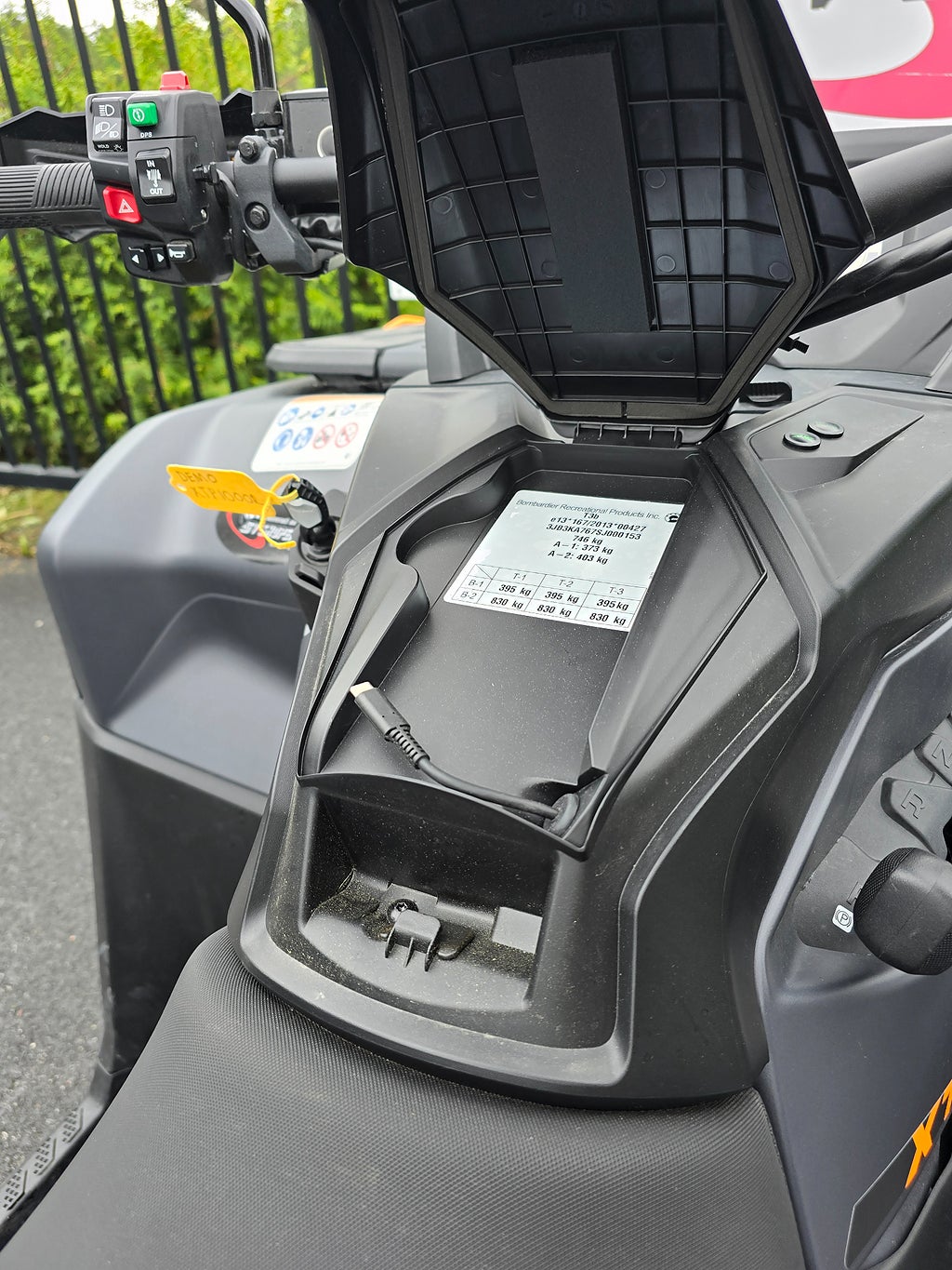 Can-Am Outlander XT-P 1000R Traktor B 