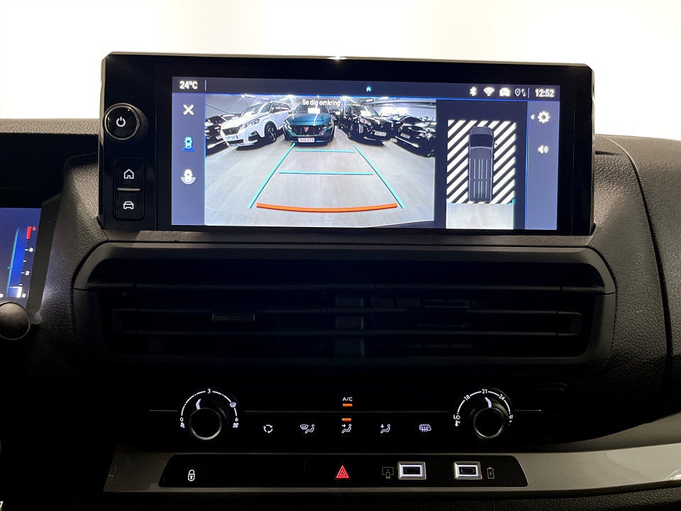 Bild på Opel Vivaro Business 2.0 BHDi 145hk Aut L3 B-KAMERA CARPLAY