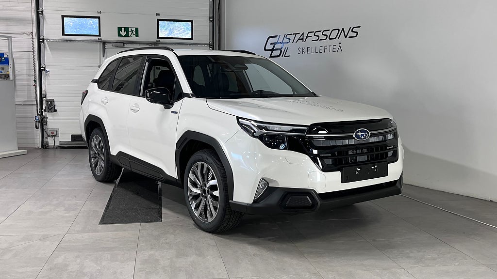 Subaru Forester e-Boxer Limited | Vinterhjul & Dragkrok