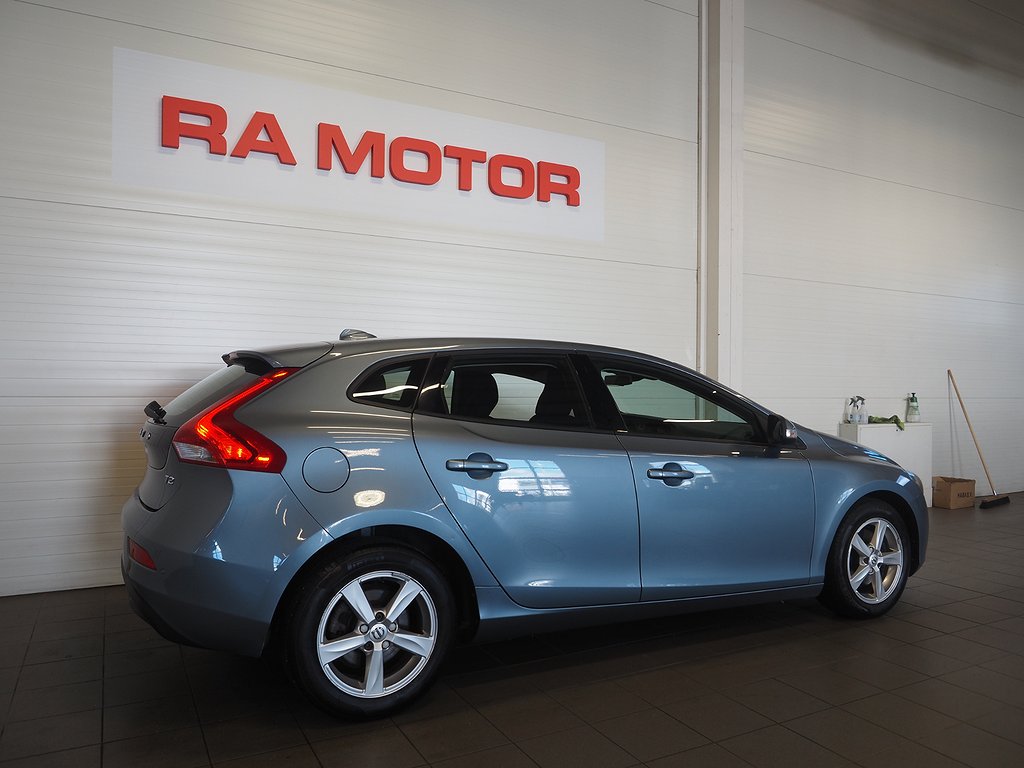 Volvo V40 T2 122hk Kinetic Business Klimatpkt B-Värm Farthål 2017