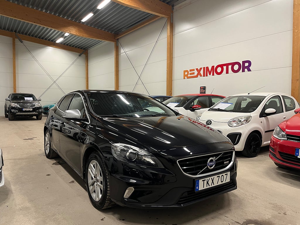 Volvo V40 T4 R-Design  Ny Besiktad 