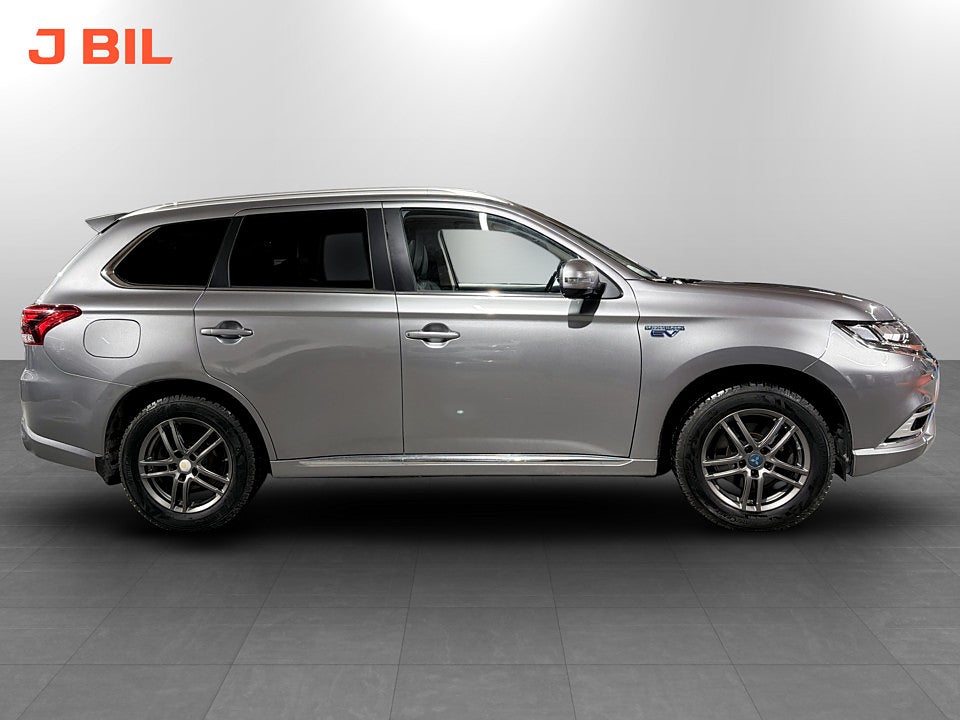 Bild på Mitsubishi Outlander Komfort 2.4 PHEV 224hk Aut 4WD - B-KAMERA, DRAG