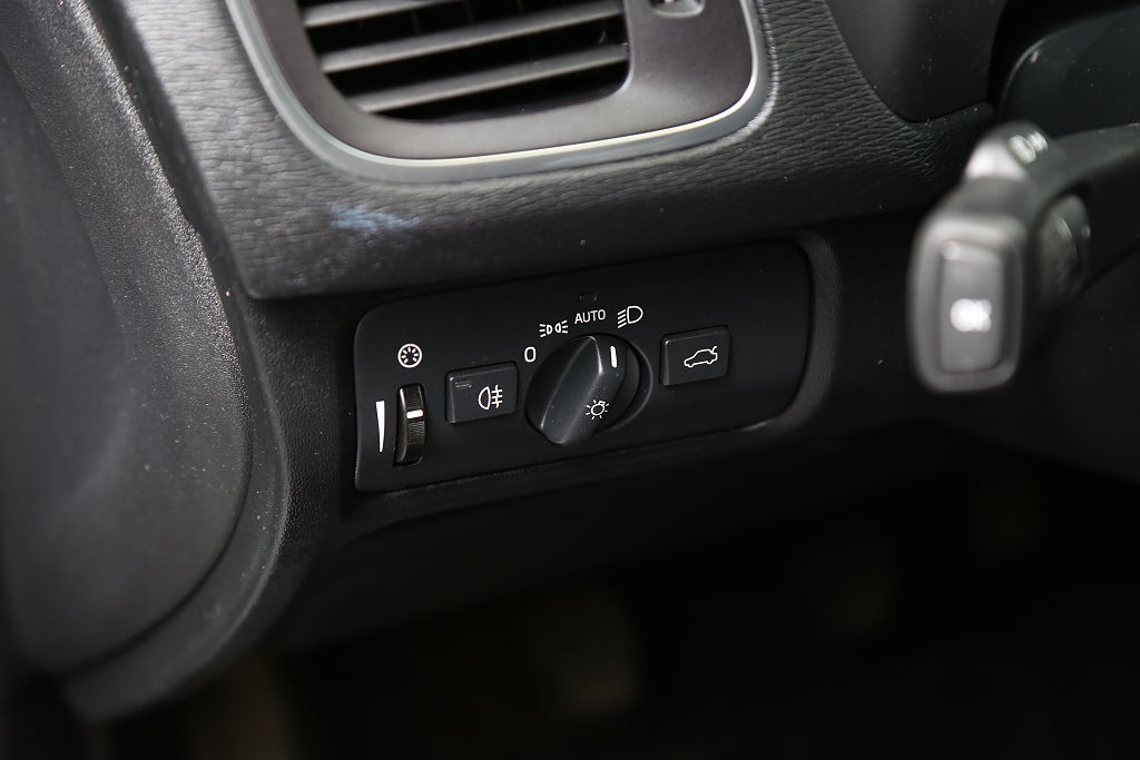 Volvo V40 Cross Country D3 150hk Adv Edition Kamera Värmare Drag 2019