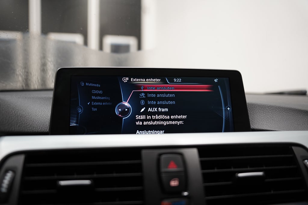 BMW 320D xDrive Touring 184hk Sport HIFI Panorama Farthållare