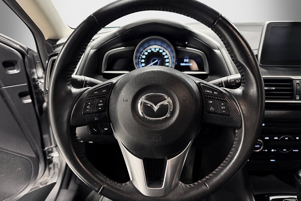 Mazda 3 Sport 2,0 SKYACTIV-G 120hk Vision Navi P-sensorer 2016