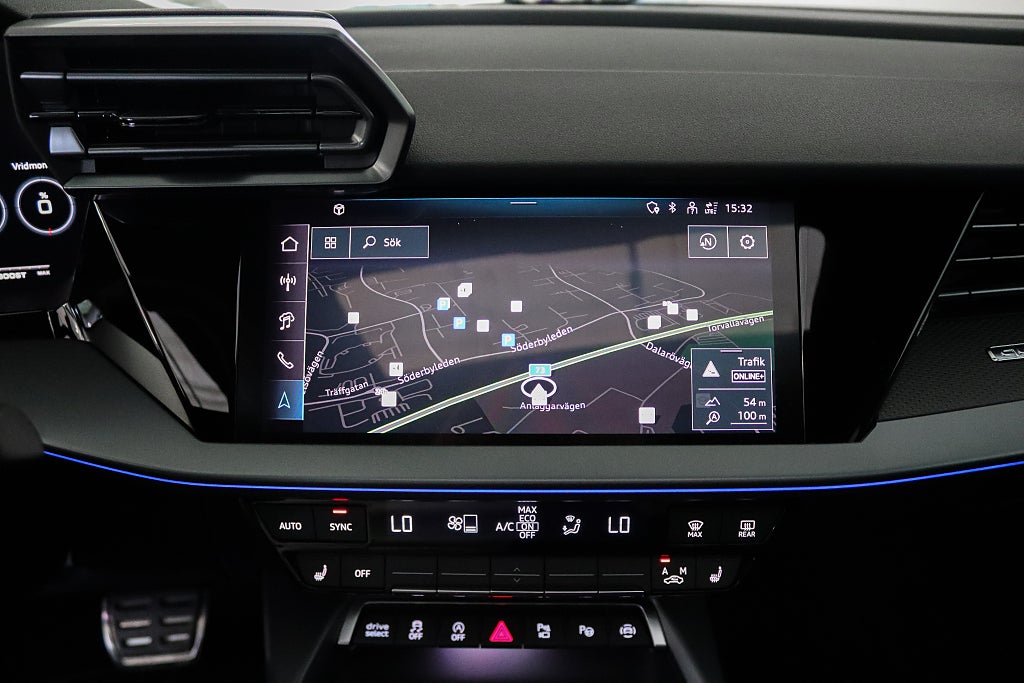 Audi RS3 Sedan RS-Skalstolar Kolfiber Pano Sonos HuD