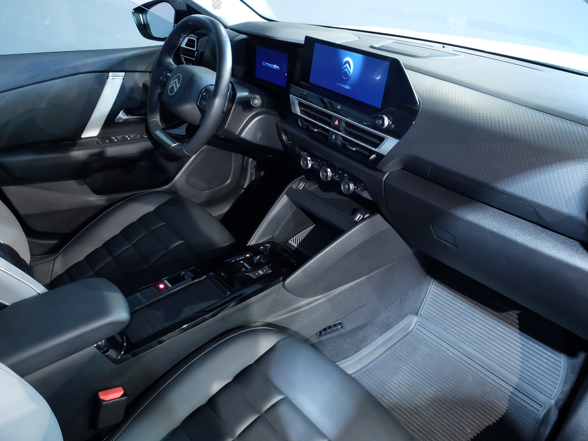Citroen C4 2025, photo 6/10