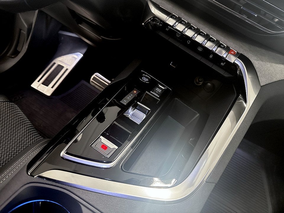 Bild på Peugeot 3008 GT Black Pack 1.2 PT 130hk Aut - B-KAMERA, DRAG