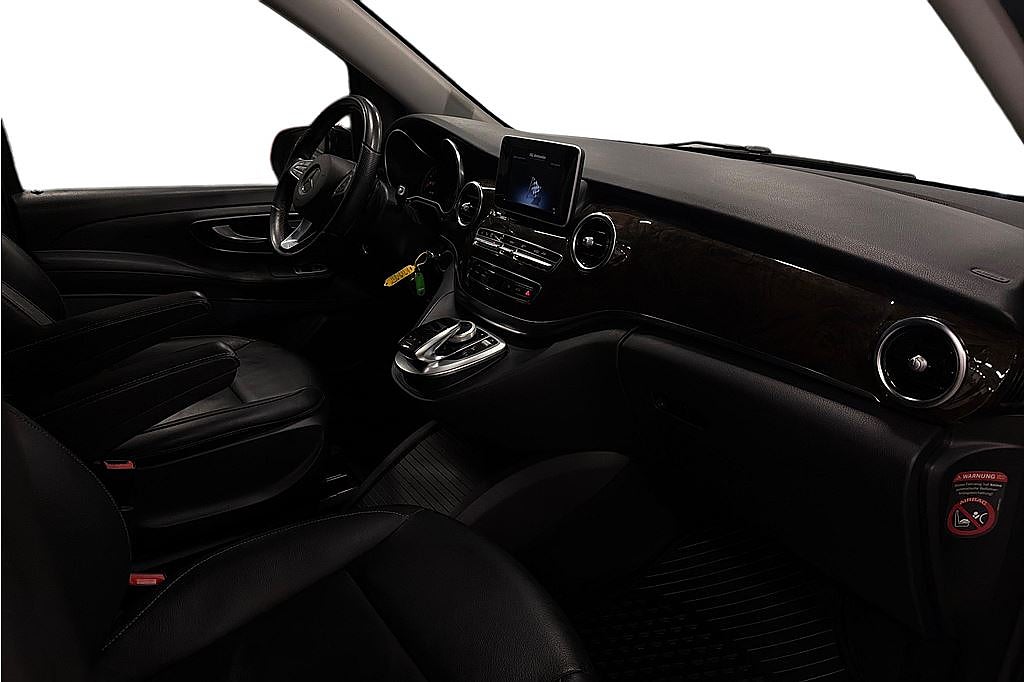 Mercedes-Benz V 250d 3.1t 7-sits Drag, Läder, Navi, Kamera