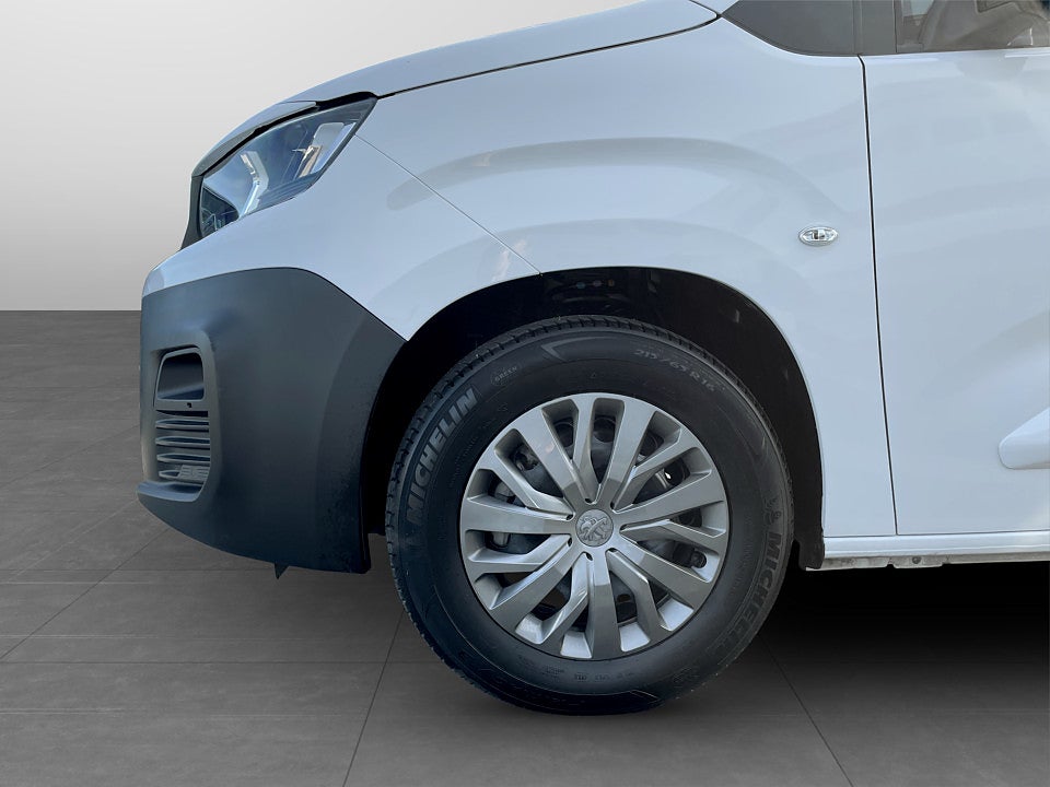 Bild på Peugeot e-Partner L1 PRO+ 50kWh CARPLAY NAVI FARTHÅLLARE