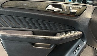 SUV Mercedes-Benz GLE 10 av 14