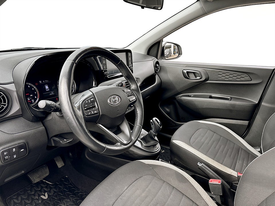 Bild på Hyundai i10 Essential 1.0 blue AMT 67hk Aut CARPLAY RATTVÄRME