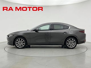 Sedan Mazda 3 3 av 28