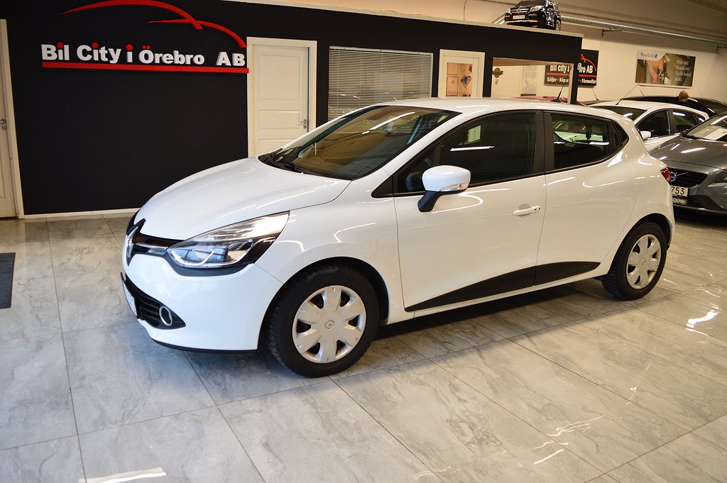 Renault Clio 0.9 TCE (90hk) 3-Ägare / Låga Mil / GPS / Nyservad & Ny Besiktad