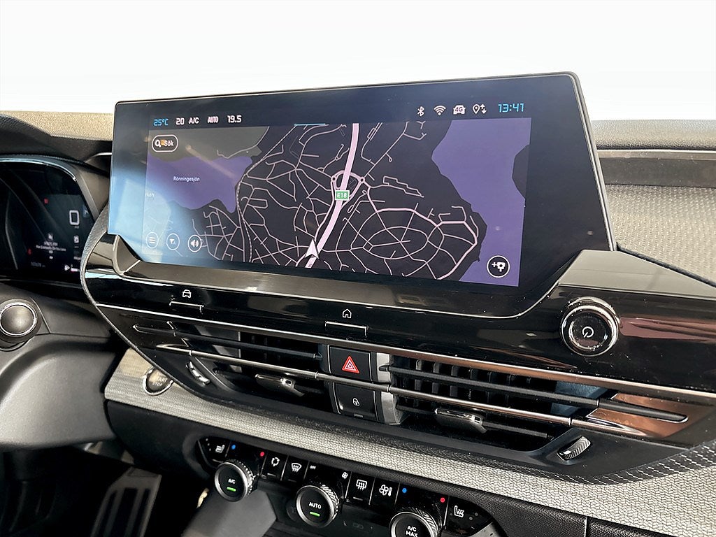 Bild på Citroën C5 X Shine Exclusive 1.6 PT 180hk Aut - PANO,360-KAMERA,DRAG