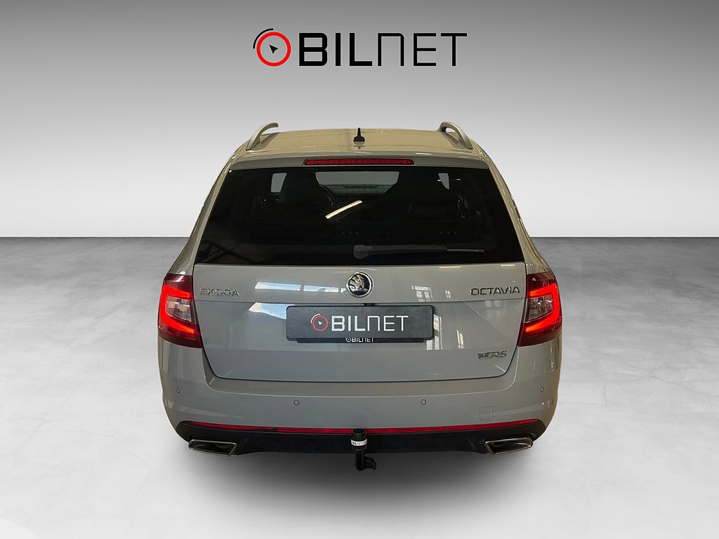 Skoda Octavia Kombi RS 2.0 TSI Canton Steel Grey Drag Värmare Cockpit