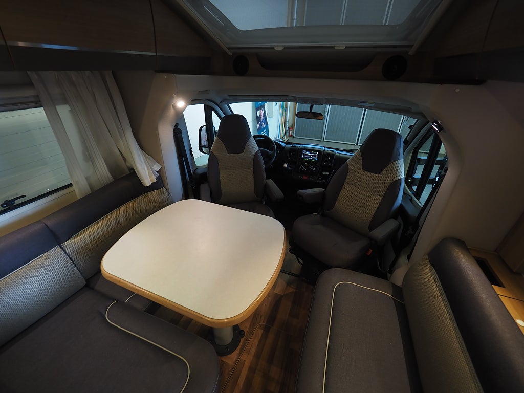 Hymer T 668 CL Bianco Line Låga Långbäddar I AUT I 3850kg 2015